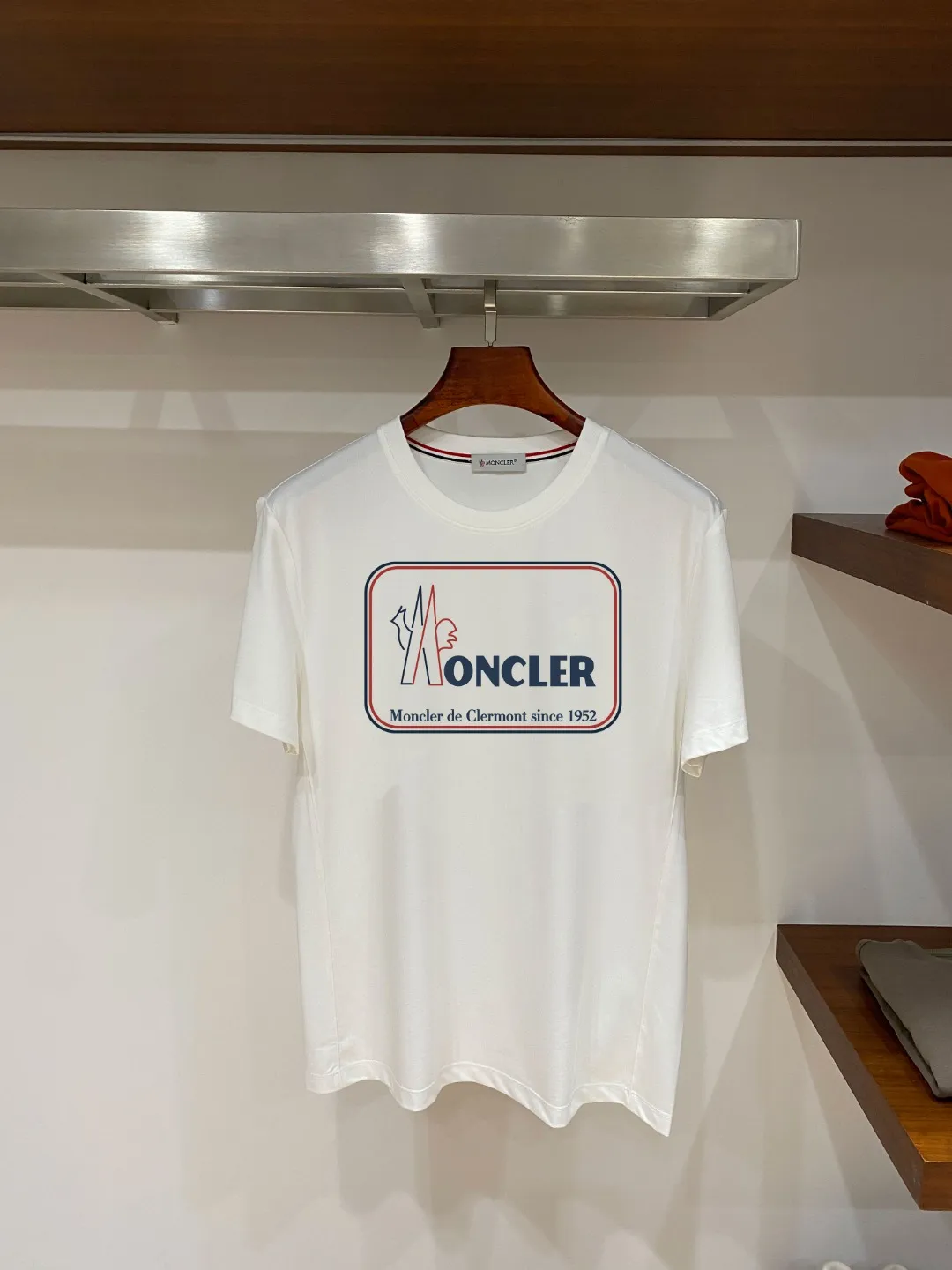 Moncler T 26s New Arrival Supima 210 ， ， + ， ， ， ， ， Breathable， ！ ， ， ，Series ， 5 ， ， 100 ， 1% . Versatile， 。 Breathable， ：White// /Light Green /Khaki / /Black Sizes：M-3XL Size ：178-130 L